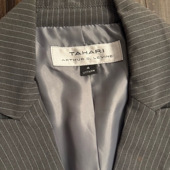 Gray Pinstripe suit!! - Picture 4 of 4